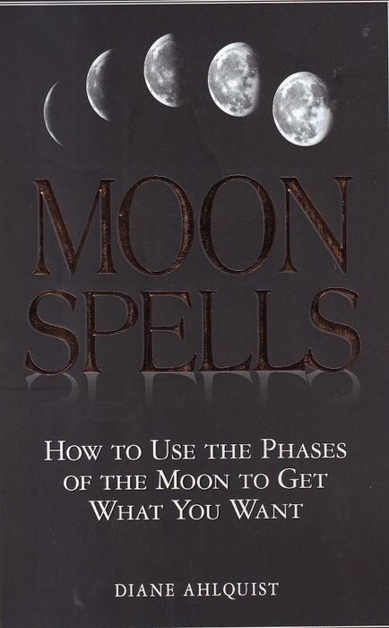 Moon Spells( کتاب طلسمهای ماه اثر دایان اهلکویست)
